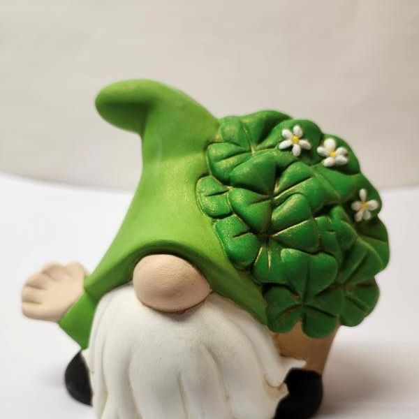 gnome-with-shamrock03331779-2c30-c0a0-2718-1957a7d9ca14742131C8-8C04-DF45-9A17-8272942425B3.jpg